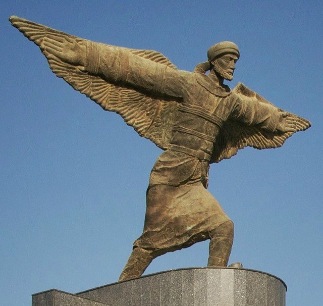 640px-Ibn_Firnas%27_statue.jpg